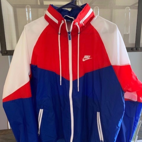 nike swoosh windrunner